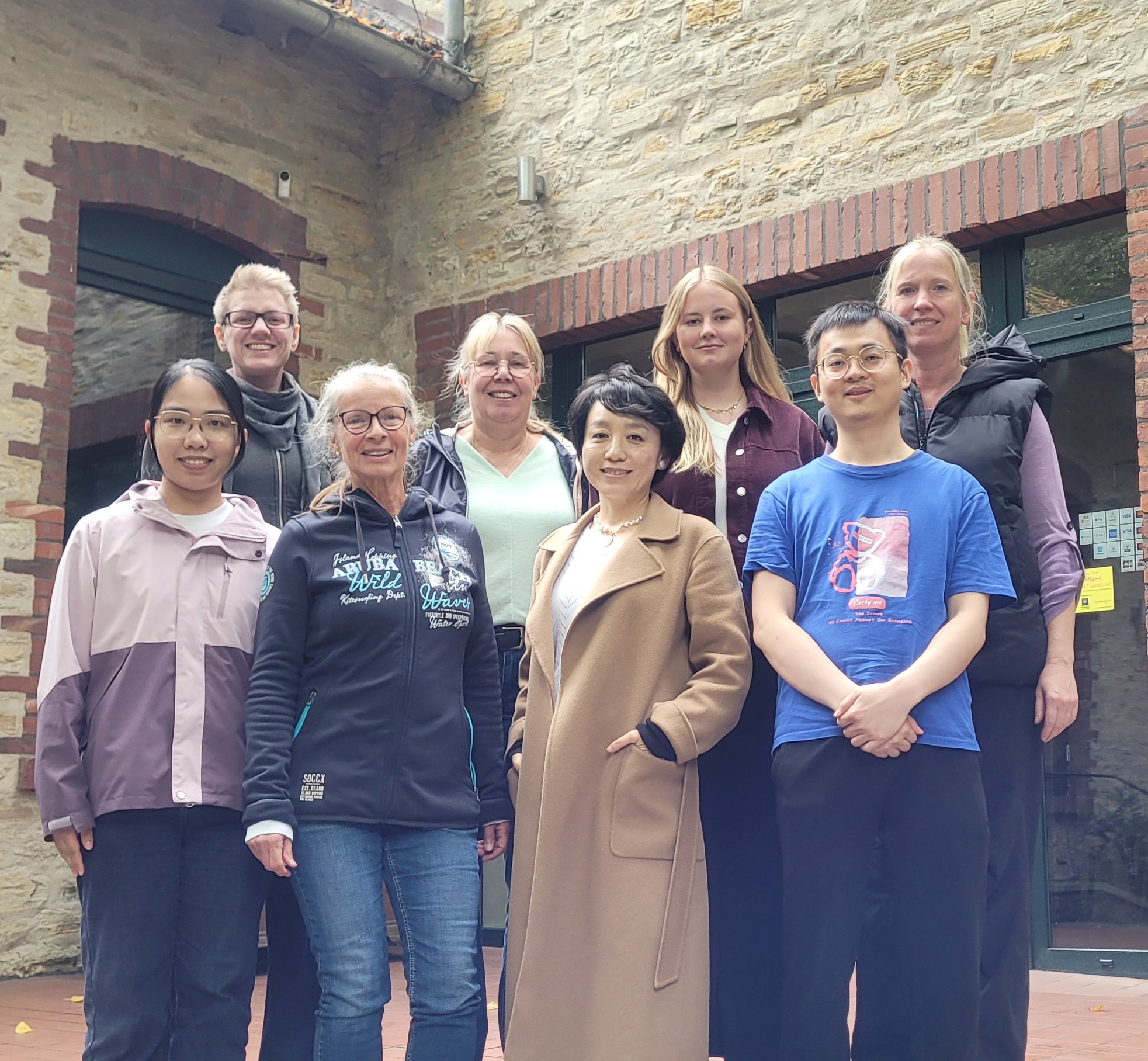 Das Bild ziegt die Mitarbeiter